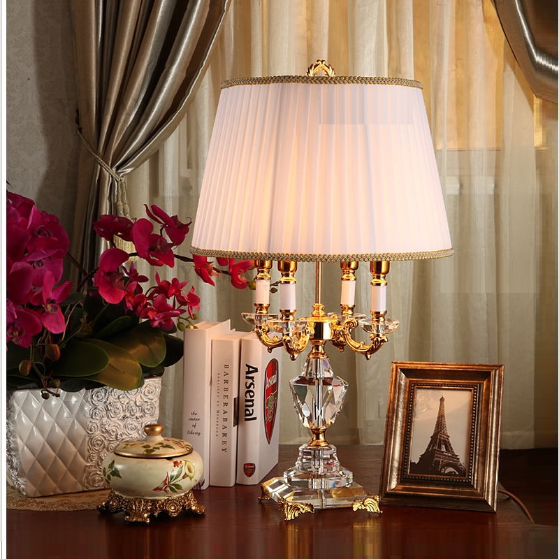 Yellow Desk Setup - Luxo Cristal Table Lamp Iluminação Quarto